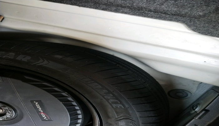 2016 Skoda Octavia ELEGANCE 1.8 TSI AT, Petrol, Automatic, 64,333 km, tyre