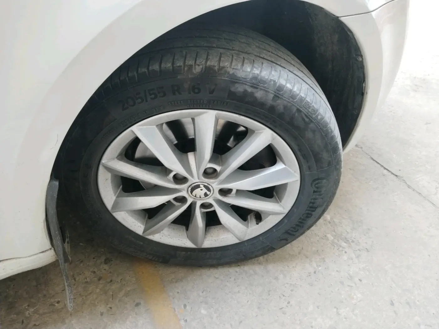2016 Skoda Octavia ELEGANCE 1.8 TSI AT, Petrol, Automatic, 64,333 km, tyre