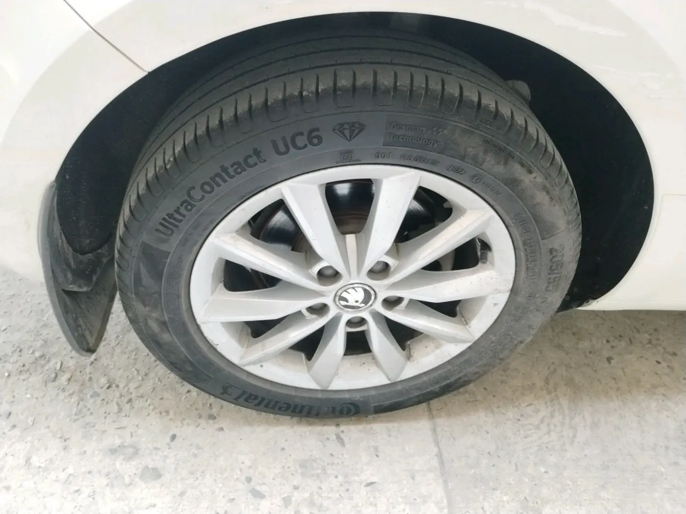 2016 Skoda Octavia ELEGANCE 1.8 TSI AT, Petrol, Automatic, 64,333 km, tyre