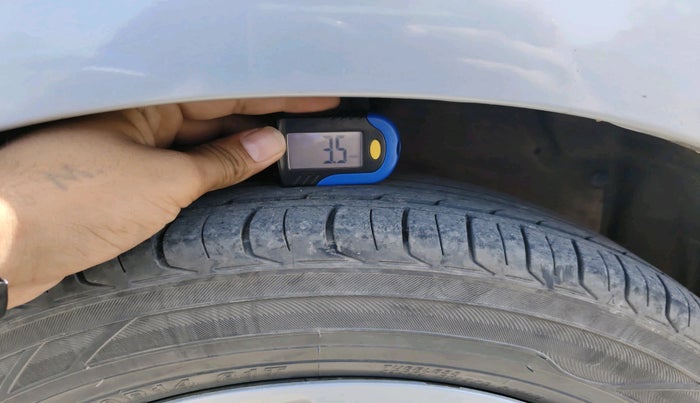 2016 Maruti Celerio ZXI, Petrol, Manual, 1,07,500 km, tyre