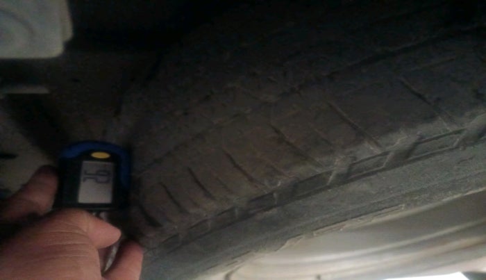 2017 Mahindra XUV500 W10 AT, Diesel, Automatic, 1,51,314 km, tyre