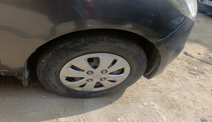 2012 Hyundai i10 MAGNA 1.2, CNG, Manual, 1,30,441 km, tyre