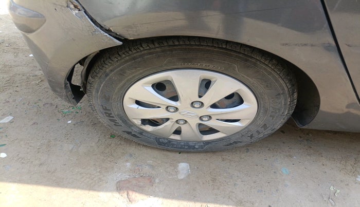 2012 Hyundai i10 MAGNA 1.2, CNG, Manual, 1,30,441 km, tyre