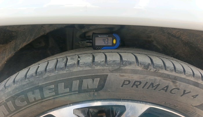 2021 Jeep Compass MODEL S (O) 1.4 PETROL DCT, Petrol, Automatic, 86,579 km, tyre