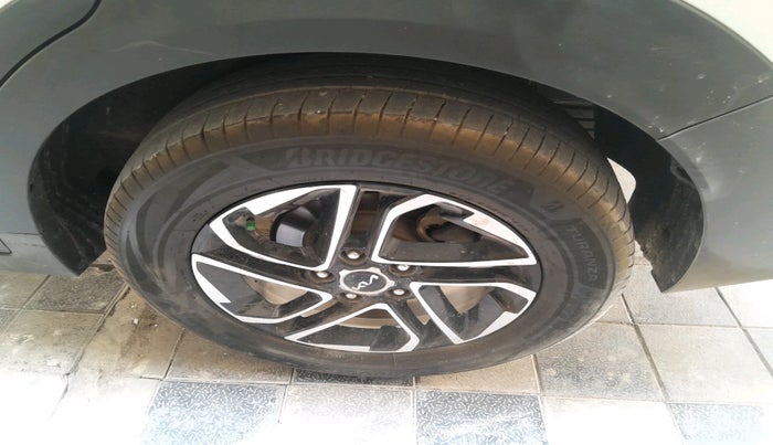 2022 KIA CARENS LUXURY PLUS 1.5 DIESEL AT 6 STR, Diesel, Automatic, 88,268 km, tyre