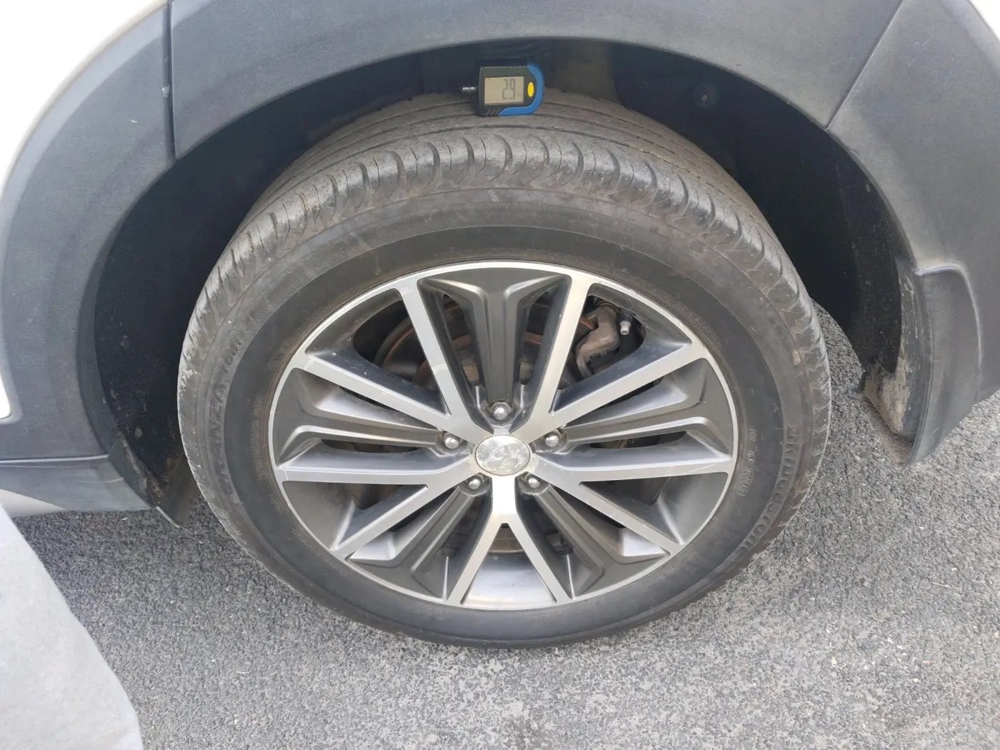 2017 Hyundai Tucson 2WD AT GL PETROL , Petrol, Automatic, 1,13,711 km, tyre