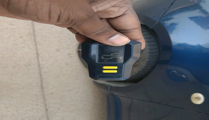 2008 Maruti Swift Dzire LXI 1.3, Petrol, Manual, 67,983 km, tyre