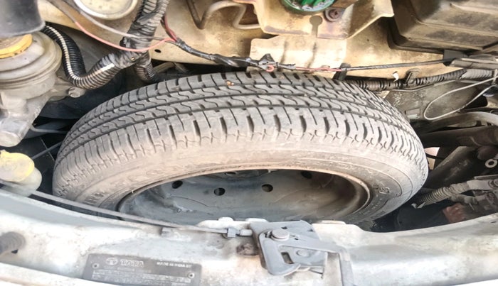 2017 Tata Nano EMAX XM CNG, CNG, Manual, 53,226 km, tyre