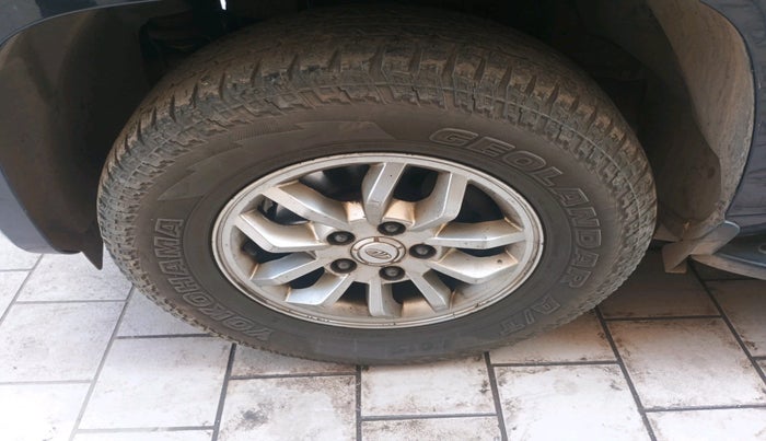 2016 Mahindra TUV300 T8, Diesel, Manual, 86,682 km, tyre