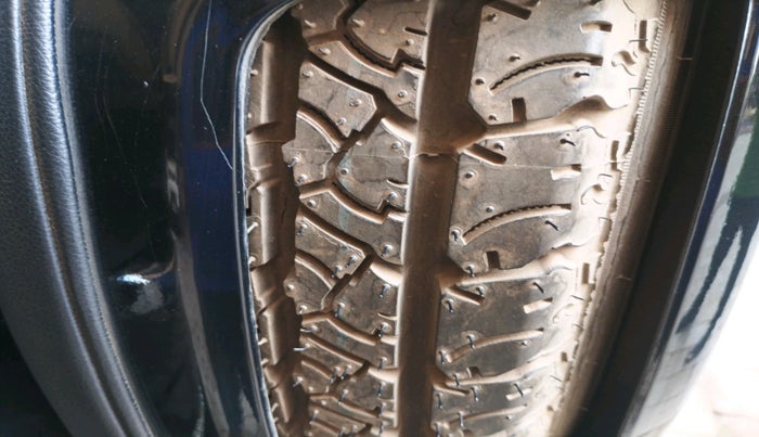 2016 Mahindra TUV300 T8, Diesel, Manual, 86,682 km, tyre