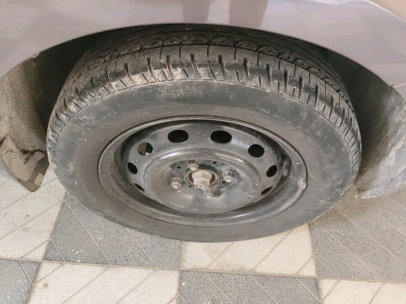 2017 Tata Tiago XZ PETROL, Petrol, Manual, 75,000 km, tyre