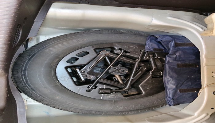 2010 Hyundai i10 SPORTZ 1.2, Petrol, Manual, 26,798 km, tyre