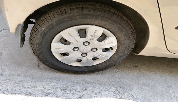 2010 Hyundai i10 SPORTZ 1.2, Petrol, Manual, 26,798 km, tyre