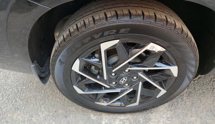 2025 Hyundai ALCAZAR Signature 7 STR 1.5 Turbo GDi Petrol DCT, Petrol, Automatic, 18,500 km, tyre