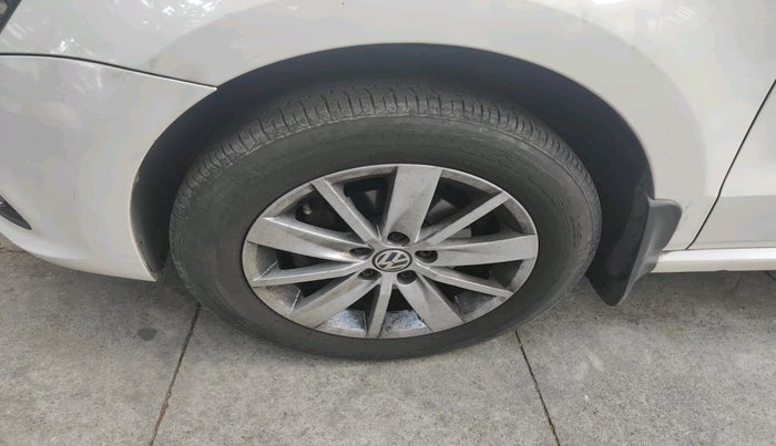 2017 Volkswagen Polo HIGHLINE1.5L, Diesel, Manual, 80,080 km, tyre