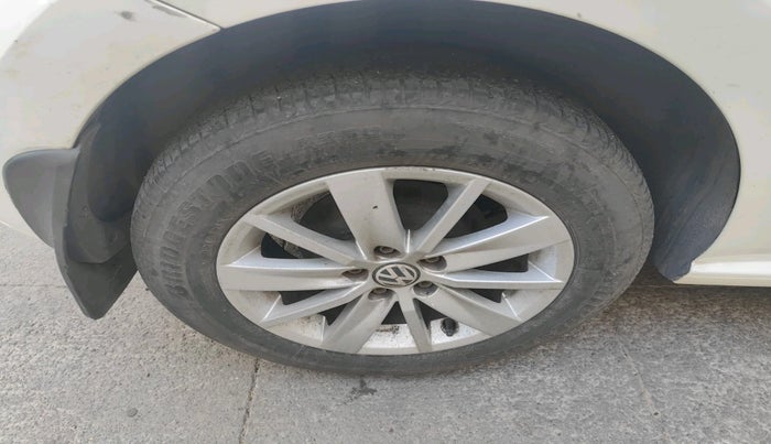 2017 Volkswagen Polo HIGHLINE1.5L, Diesel, Manual, 80,080 km, tyre