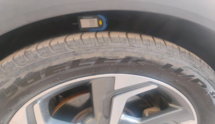 2018 Hyundai Creta SX (O) 1.6 DIESEL, Diesel, Manual, 87,677 km, tyre