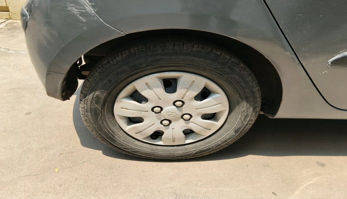 2010 Hyundai i10 MAGNA 1.2, Petrol, Manual, 70,574 km, tyre