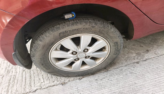 2012 Hyundai i20 ASTA 1.2, Petrol, Manual, 1,03,804 km, tyre