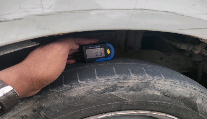 2015 Honda Amaze 1.2L I-VTEC E, Petrol, Manual, 2,52,937 km, tyre