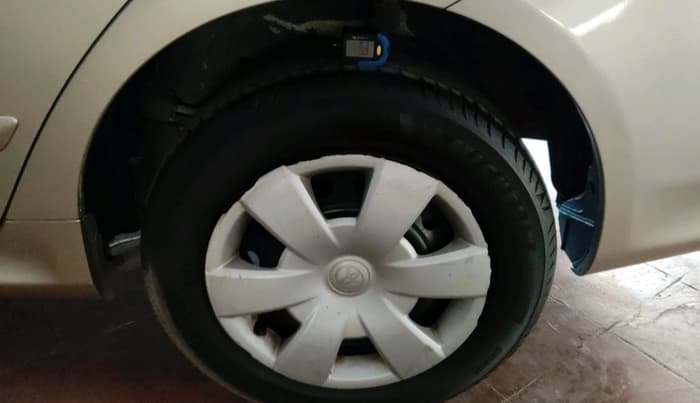 2010 Toyota Corolla Altis J PETROL, Petrol, Manual, 71,421 km, tyre