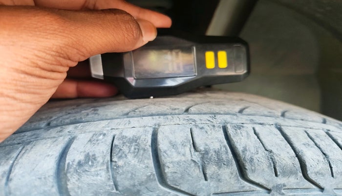 2019 Renault TRIBER RXZ, Petrol, Manual, 76,335 km, tyre