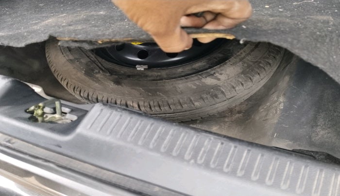 2018 Maruti Dzire ZXI PLUS, CNG, Manual, 49,806 km, tyre