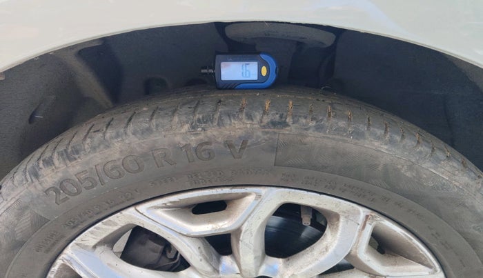 2014 Ford Ecosport TITANIUM 1.5L DIESEL, Diesel, Manual, 1,16,953 km, tyre