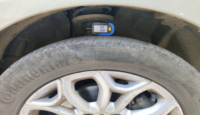 2014 Ford Ecosport TITANIUM 1.5L DIESEL, Diesel, Manual, 1,16,953 km, tyre