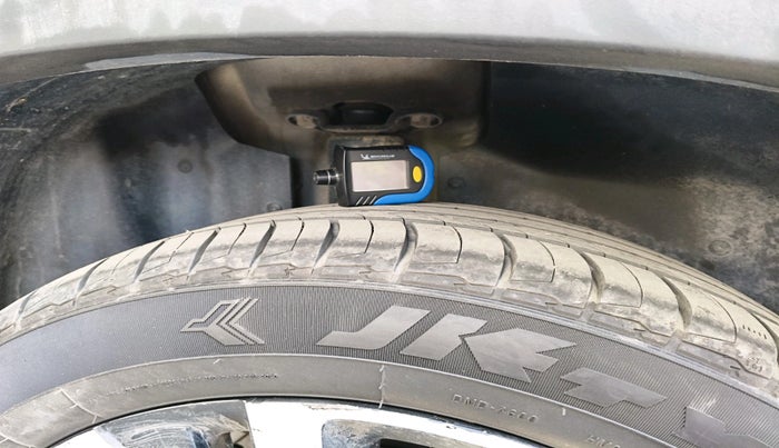 2023 MG HECTOR PLUS SHARP PRO 1.5 TURBO MT 7 STR, Petrol, Manual, 55,771 km, tyre