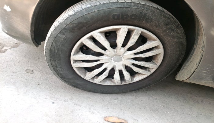 2011 Nissan Sunny XL, Petrol, Manual, 1,37,501 km, tyre