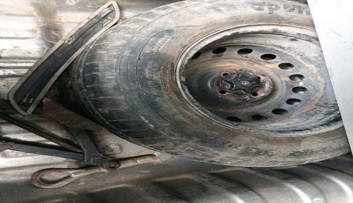 2011 Nissan Sunny XL, Petrol, Manual, 1,37,501 km, tyre