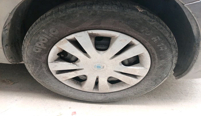 2011 Nissan Sunny XL, Petrol, Manual, 1,37,501 km, tyre