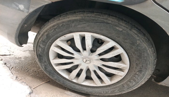 2011 Nissan Sunny XL, Petrol, Manual, 1,37,501 km, tyre