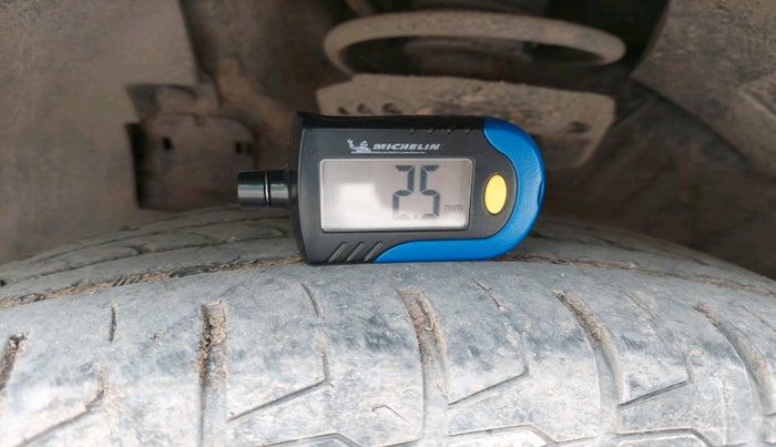 2020 Hyundai VENUE S 1.2, CNG, Manual, 90,560 km, tyre