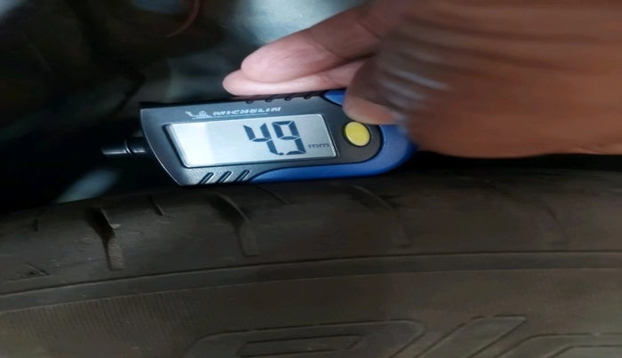 2020 Hyundai VENUE S 1.2, CNG, Manual, 90,560 km, tyre