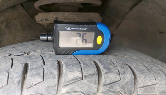 2020 Hyundai VENUE S 1.2, CNG, Manual, 90,560 km, tyre