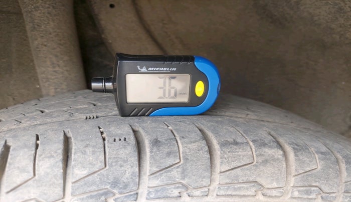 2020 Hyundai VENUE S 1.2, CNG, Manual, 90,560 km, tyre