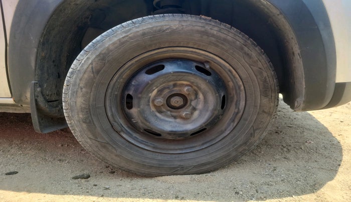 2016 Renault Kwid RXL, Petrol, Manual, 72,864 km, tyre