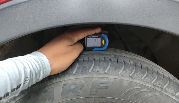 2022 Mahindra XUV300 W8 (O) 1.2 PETROL AMT, Petrol, Automatic, 50,770 km, tyre