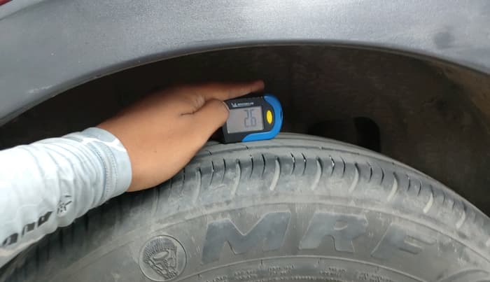 2022 Mahindra XUV300 W8 (O) 1.2 PETROL AMT, Petrol, Automatic, 50,770 km, tyre