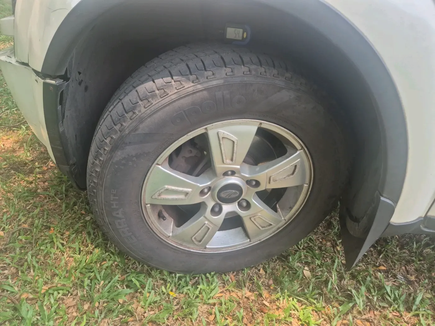 2013 Mahindra XUV500 W8, Diesel, Manual, 80,811 km, tyre