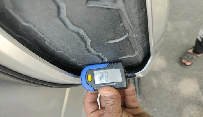 2016 Mahindra TUV300 T8, Diesel, Manual, 85,596 km, tyre