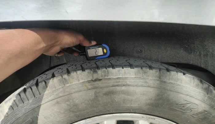 2016 Mahindra TUV300 T8, Diesel, Manual, 85,596 km, tyre