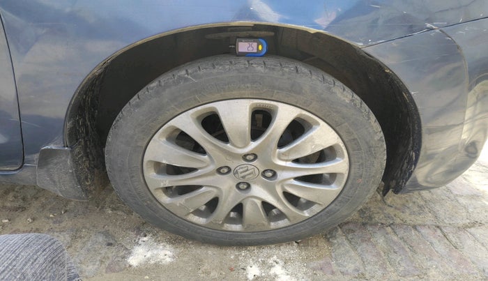 2017 Maruti Baleno ZETA PETROL 1.2, Petrol, Manual, 97,020 km, tyre