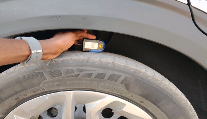 2023 KIA CARENS PRESTIGE 1.5 DIESEL IMT 7 STR, Diesel, Manual, 37,510 km, tyre