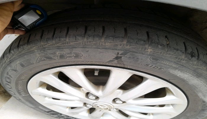 2014 Toyota Etios V SP, Petrol, Manual, 71,501 km, tyre