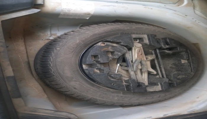 2019 Volkswagen Ameo TRENDLINE 1.0L, Petrol, Manual, 55,517 km, tyre