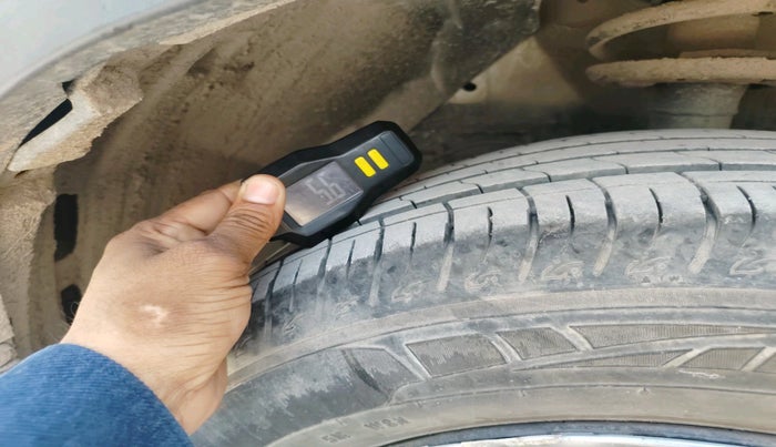 2022 Maruti BREZZA VXI SMART HYBRID, Petrol, Manual, 24,835 km, tyre