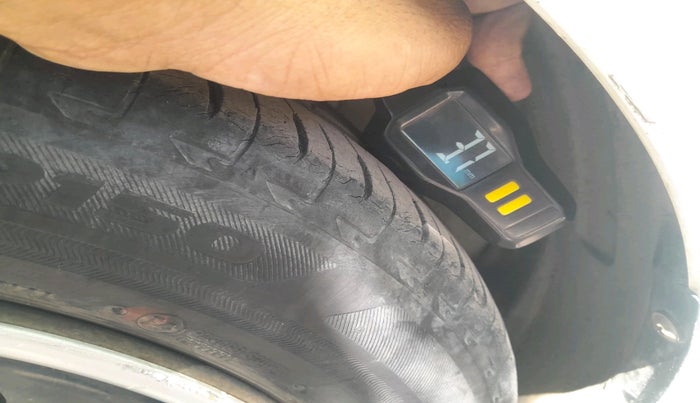 2011 Hyundai i20 MAGNA 1.4 CRDI, Diesel, Manual, 1,12,942 km, tyre